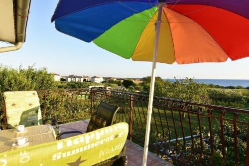 Ferienwohnung in Zambratija mit Grill, Terrasse und Garten und Meerblick