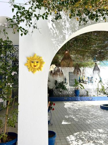 Kolam renang di atau dekat dengan Maison l'hirondelle chatt Mariem