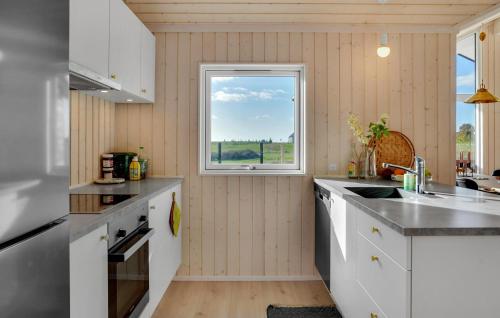 Kuchyň nebo kuchyňský kout v ubytování Lovely Home In Kalundborg With Wifi