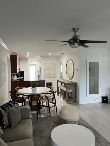 Fotografie z fotogalerie ubytování ROYAL COLONIAL v destinaci Boca Raton