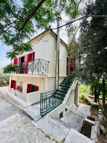 Το κτήριο όπου στεγάζεται  το bed & breakfast
