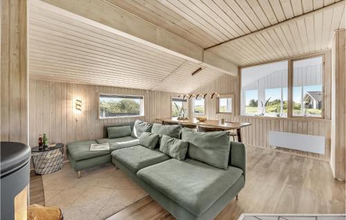 Et opholdsområde på Holiday Home Auroravej Hvide Sande