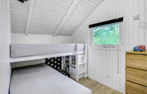 Ένα ή περισσότερα κρεβάτια σε δωμάτιο στο 2 Bedroom Nice Home In Skibby
