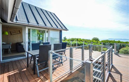 Balkón nebo terasa v ubytování Two-Bedroom Holiday Home In Bjert