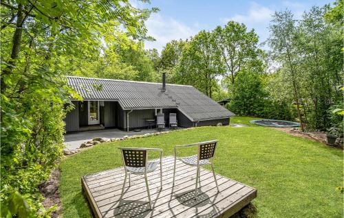 3 Bedroom Stunning Home In Ansagerにある庭