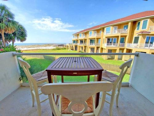 Balkón nebo terasa v ubytování Enjoy Sunsets at Fully Equipped 2BR Condo on Beach