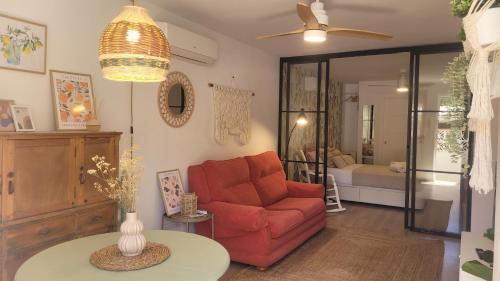 "COZY HOME", TERRACE, PARKING and POOL