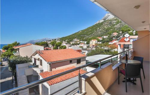 Three-Bedroom Apartment With Sea View In Baska Voda