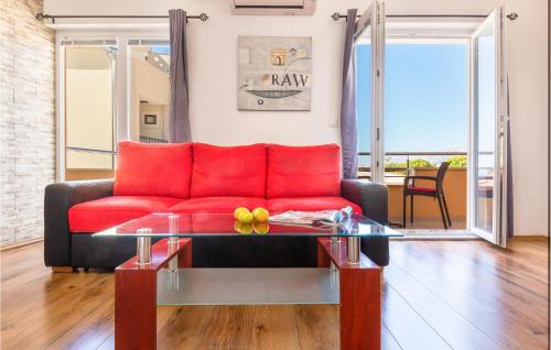 Three-Bedroom Apartment With Sea View In Baska Voda