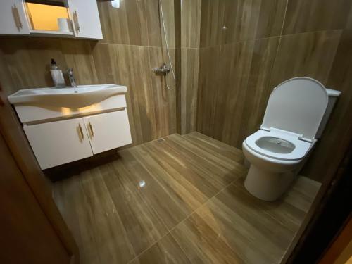 Ένα μπάνιο στο Kocaeli Başiskele Havuzlu Villa