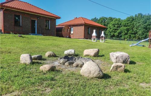 2 Bedroom Lovely Home In Glowczyce