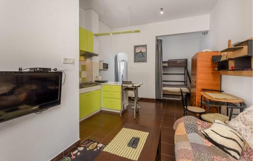 1 Bedroom Gorgeous Apartment In Novi Vinodolski