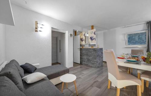 Stunning Home In Primosten