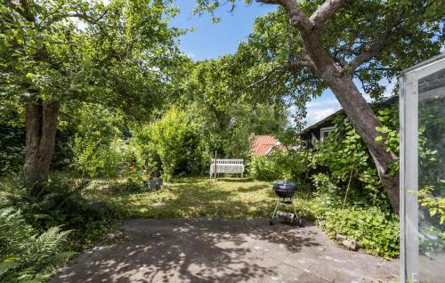 Jardín al aire libre en 1 Bedroom Stunning Home In Svendborg