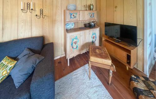 Gallery image of 4 Bedroom Stunning Home In Lyngdal in Lyngdal