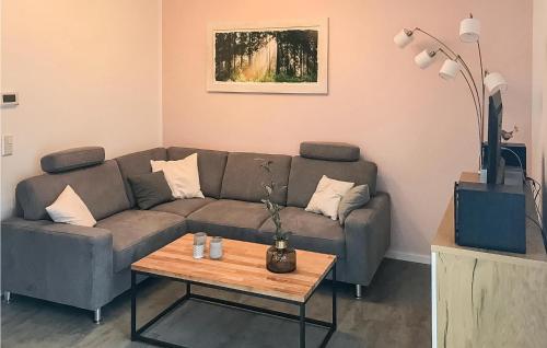 O zonă de relaxare la 2 Bedroom Cozy Apartment In Rechlin
