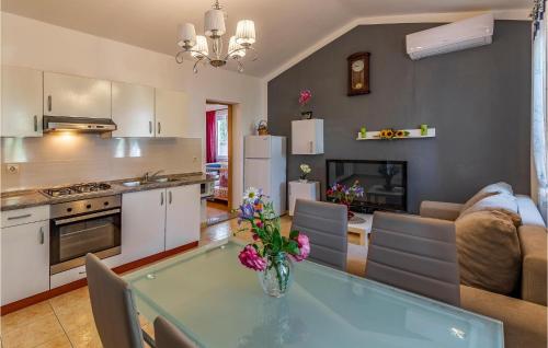 2 Bedroom Stunning Home In Medulin