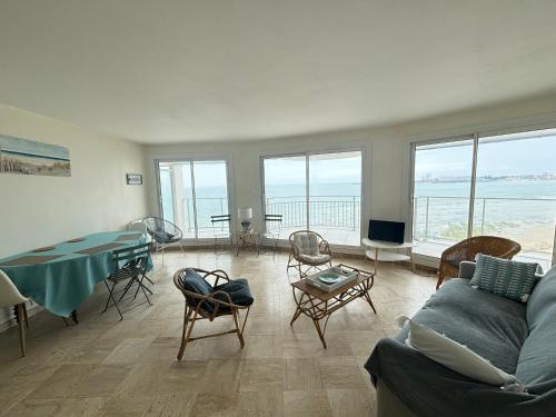 Appartement 2 étoiles avec balcon-terrasse, 1 chambre, parking, près de la mer - FR-1-197-491