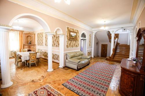 Postel nebo postele na pokoji v ubytování Baku Badamdar Villa