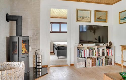 Χώρος καθιστικού στο Pet Friendly Home In Rødby With Kitchen