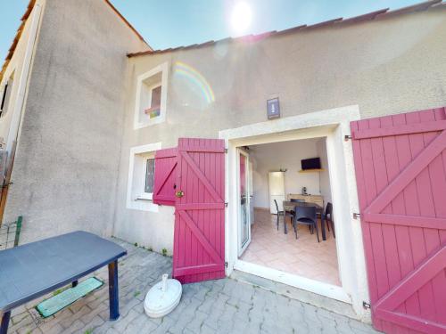 Charmante Maison avec Piscine, Tennis et Terrasse Privative - 4 Couchages, 10 min Plage - FR-1-785-4