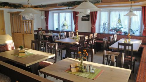 ห้องอาหารหรือที่รับประทานอาหารของ Gasthof zum Ochsen