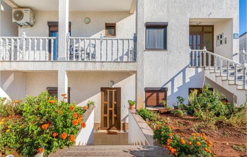 1 Bedroom Cozy Apartment In Pula