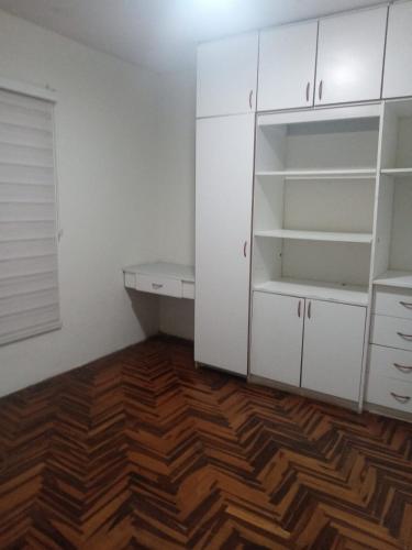 Gambar di galeri bagi Casa 3 Dormitorios Sala Comedor Cocina Baño Patio di Lima