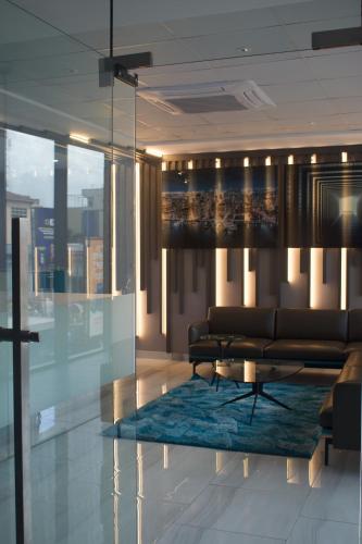 Bankable Roomzzz