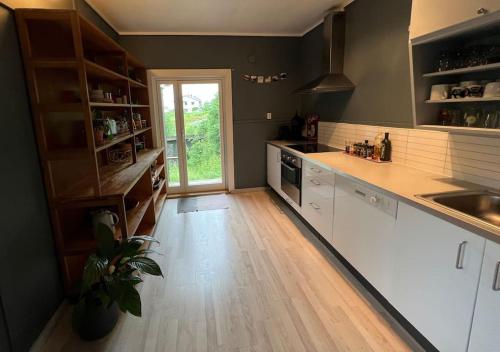Kuchyň nebo kuchyňský kout v ubytování Romsdal Lodge - Det grå huset