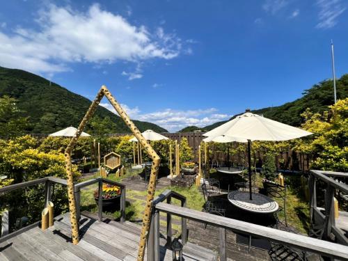 Pemandangan gunung umum atau pemandangan gunung yang diambil dari hotel
