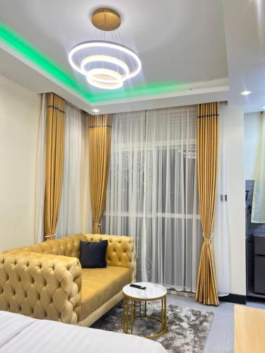 Posezení v ubytování Lee Furnished Homes - Executive 1