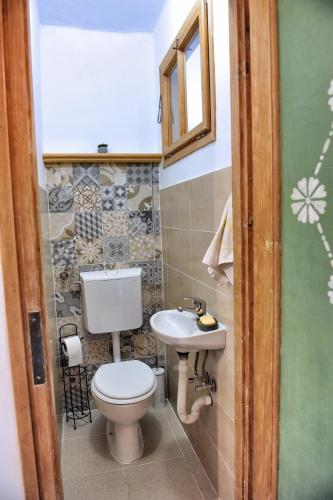 Ένα μπάνιο στο Apartman Gema