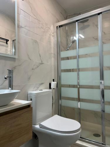 Cozy Apartment up to 6 persons 3 min to Metro