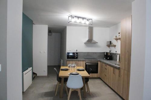 Η κουζίνα ή μικρή κουζίνα στο Maison 3 chambres 90 m