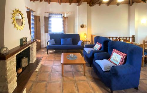 Ruang duduk di Lovely Home In Agios Dimitrios Mani