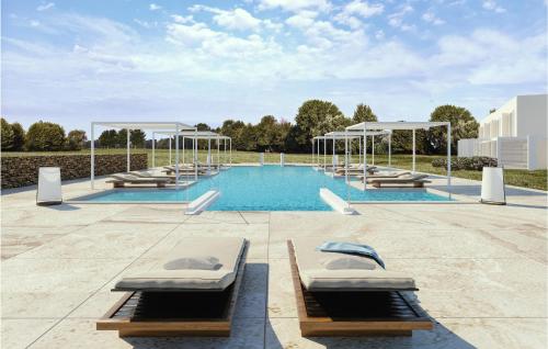 The swimming pool at or close to Bilo 4 Premium