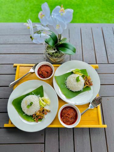 Mad på lejlighedshotellet eller i nærheden