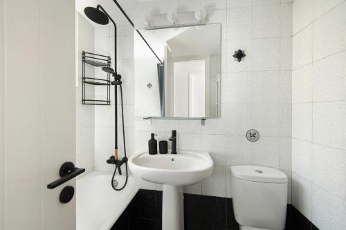 Ένα μπάνιο στο Urban Condo 11 - 1 Bdr