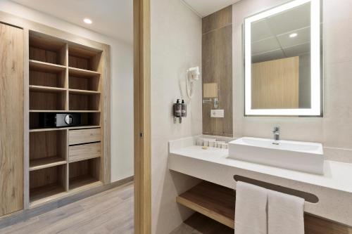 Bilik mandi di Hotel Best Triton