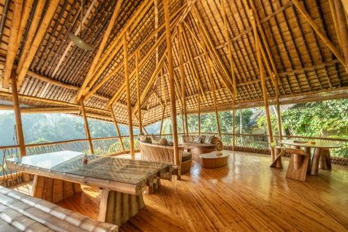Gambar di galeri bagi Sunrise House 3bd Bamboo Villa Pool di Bringkit
