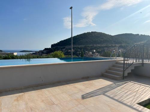 Gallery image of Luxury Blue Villas Vis in Vis