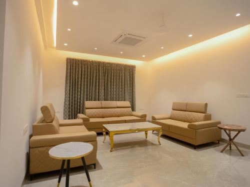 Ruang duduk di Let Home