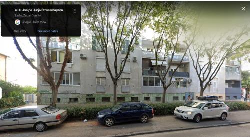 Yakov free public parking and balcony