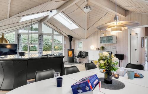 Φωτογραφία από το άλμπουμ του Nice Home In Rudkøbing With Sauna σε Spodsbjerg
