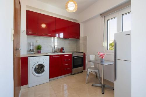 Bright, Serene Penthouse in Town Center w Seaview