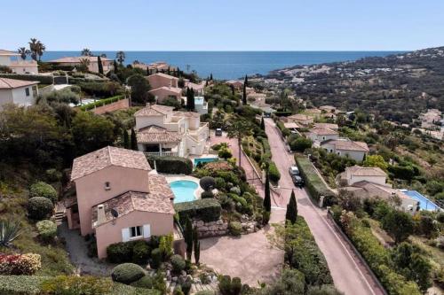 Villa Thymfalaise - Heated Pool, Sea-View, Close to Beach