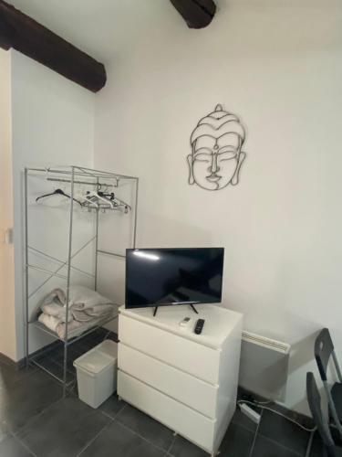 Studio Cosy climatisé 50 mètres de la gare 5 mn du centre 10 mn des plages