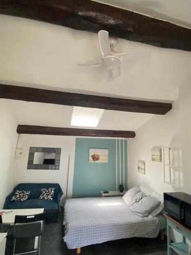 Studio Cosy climatisé 50 mètres de la gare 5 mn du centre 10 mn des plages