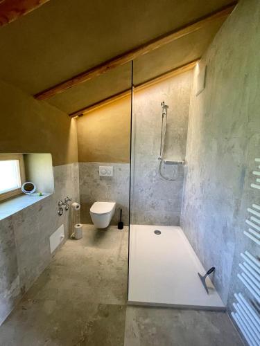 Ένα μπάνιο στο Ferienwohnung Lula